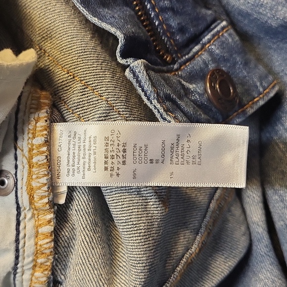 GAP Cropped Blue Jeans - Picture 9 of 9